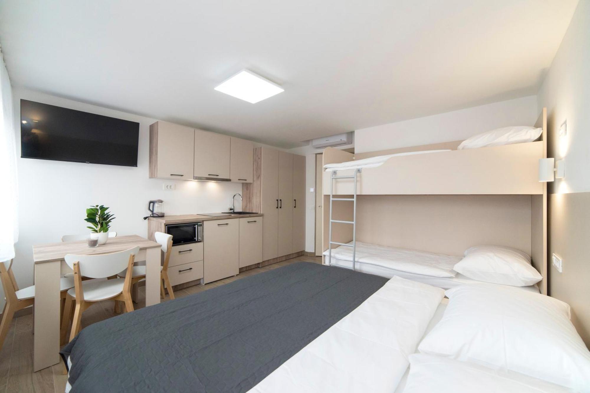 Apartments Pamer, 4Th Floor, No Elevator Zagreb Exterior photo